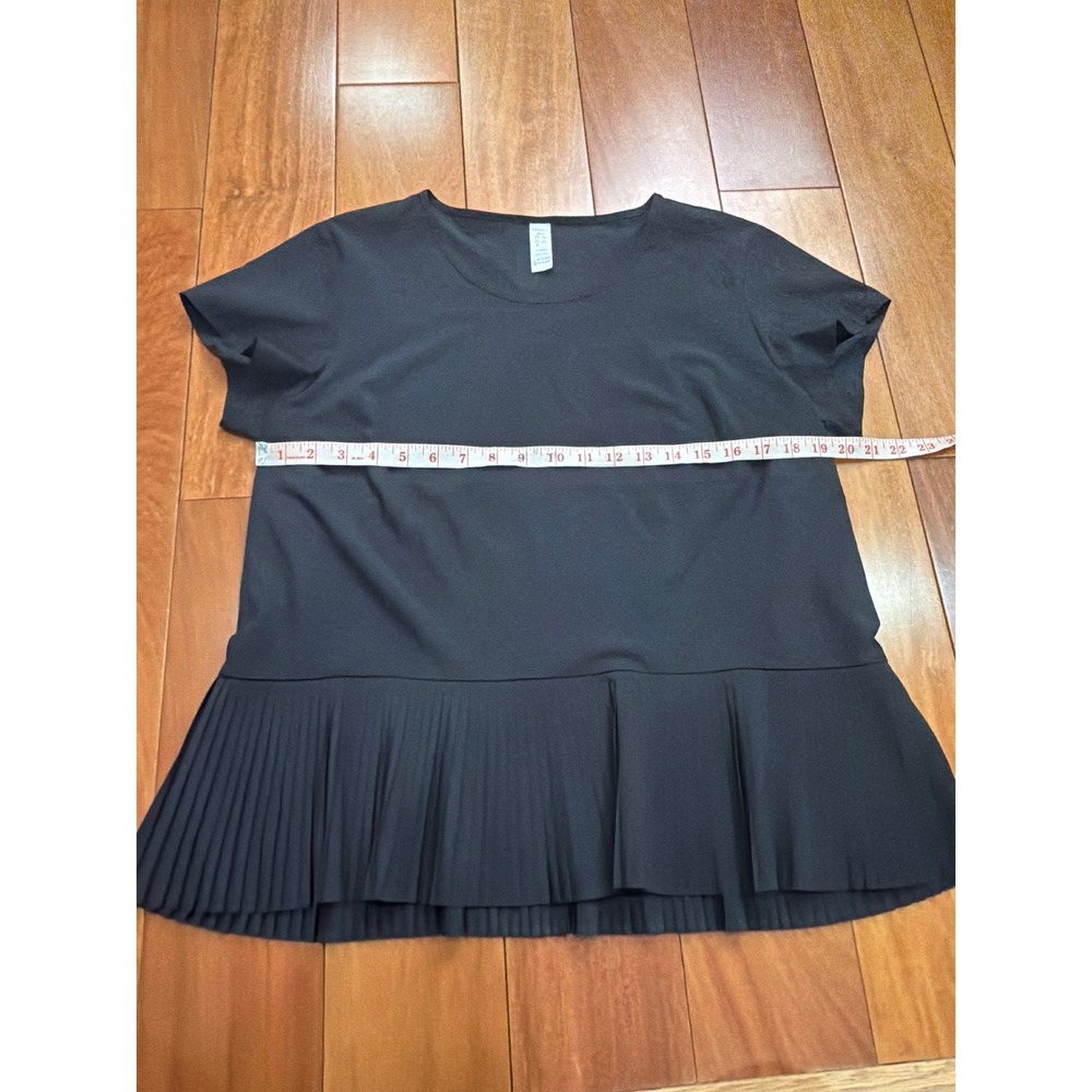 SPANX Black Short Sleeve Top with Pleated Hem - Picture 4 of 7